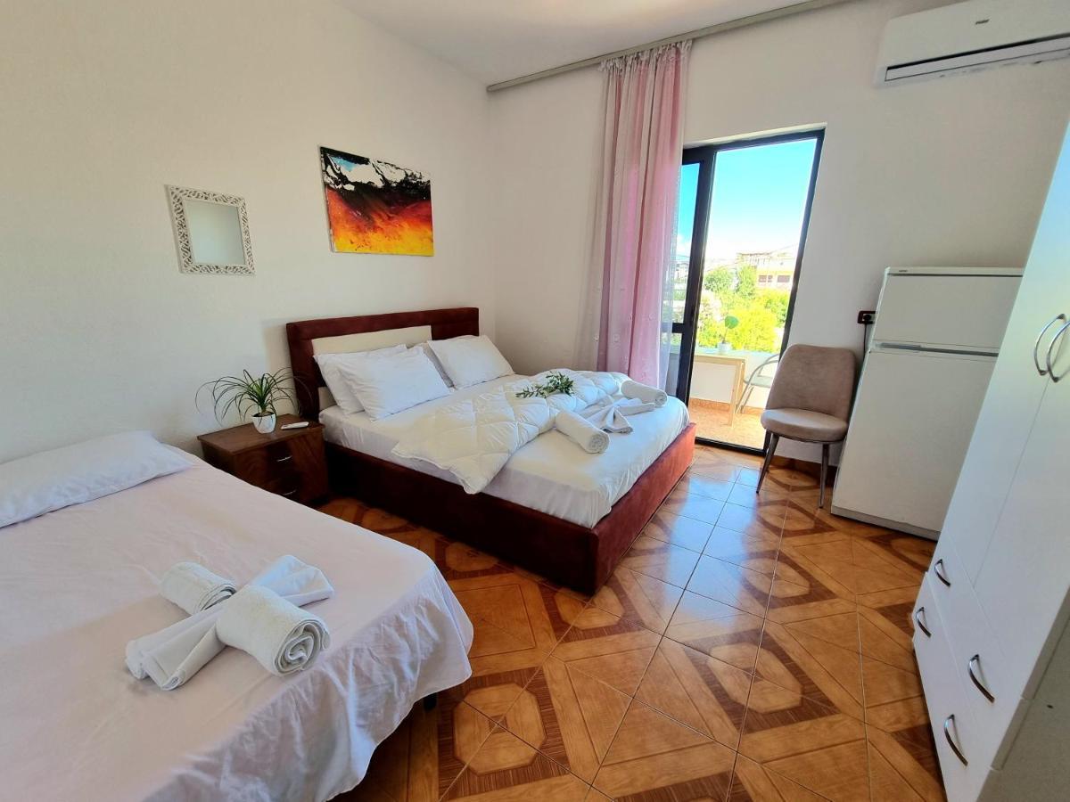 Guest House Vila Elezi Durres Exterior photo